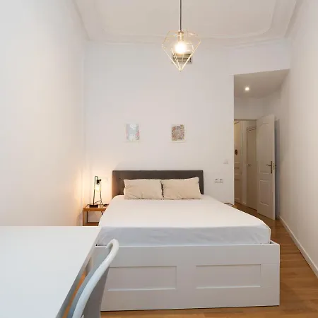公寓 Bright And Cozy Flat In The Heart Of The *
