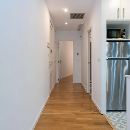 Bright And Cozy Flat In The Heart Of The