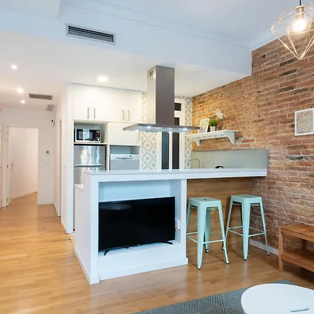 Apartamento Bright And Cozy Flat In The Heart Of The *